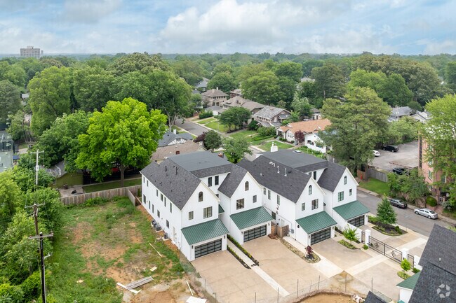 Aerial Photo - Club Gardens at Central