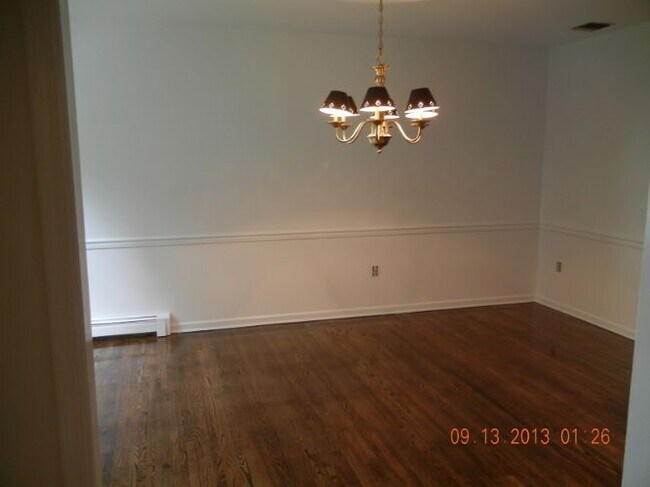 Building Photo - 480 Old Dover Rd