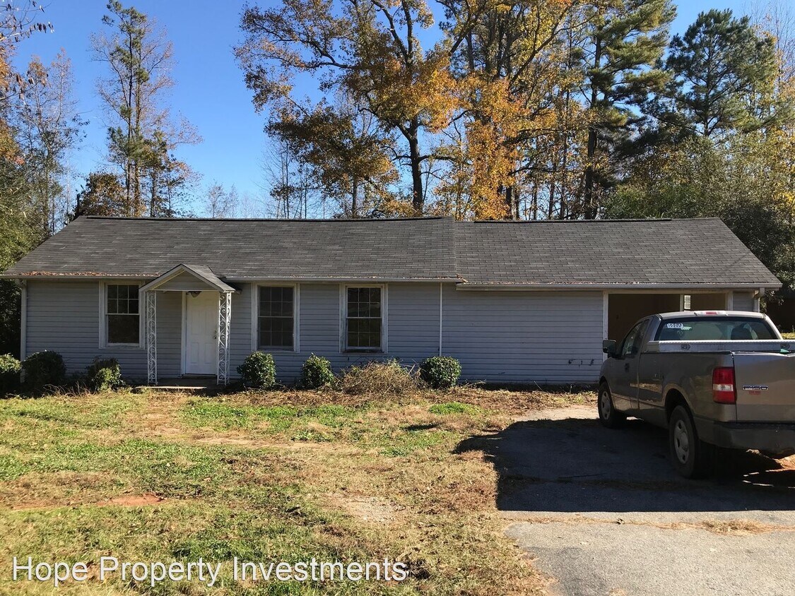 Foto principal - 3 br, 1 bath House - 570 Belk Road