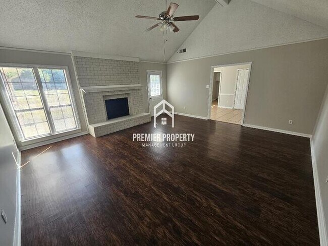 Foto del edificio - 2820 Five Colonies Ln