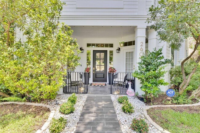 Building Photo - 2601 Kinney Oaks Ct