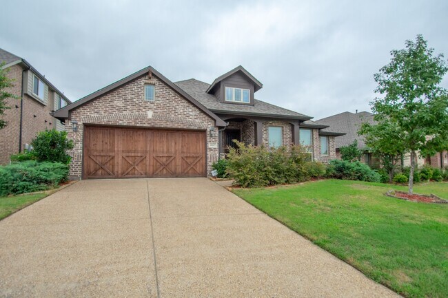 Foto del edificio - This beautifully crafted 4-2-2 home in the...
