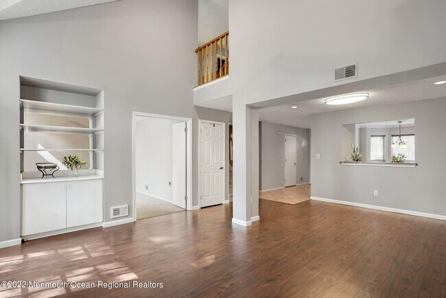 Building Photo - 262 Daffodil Dr