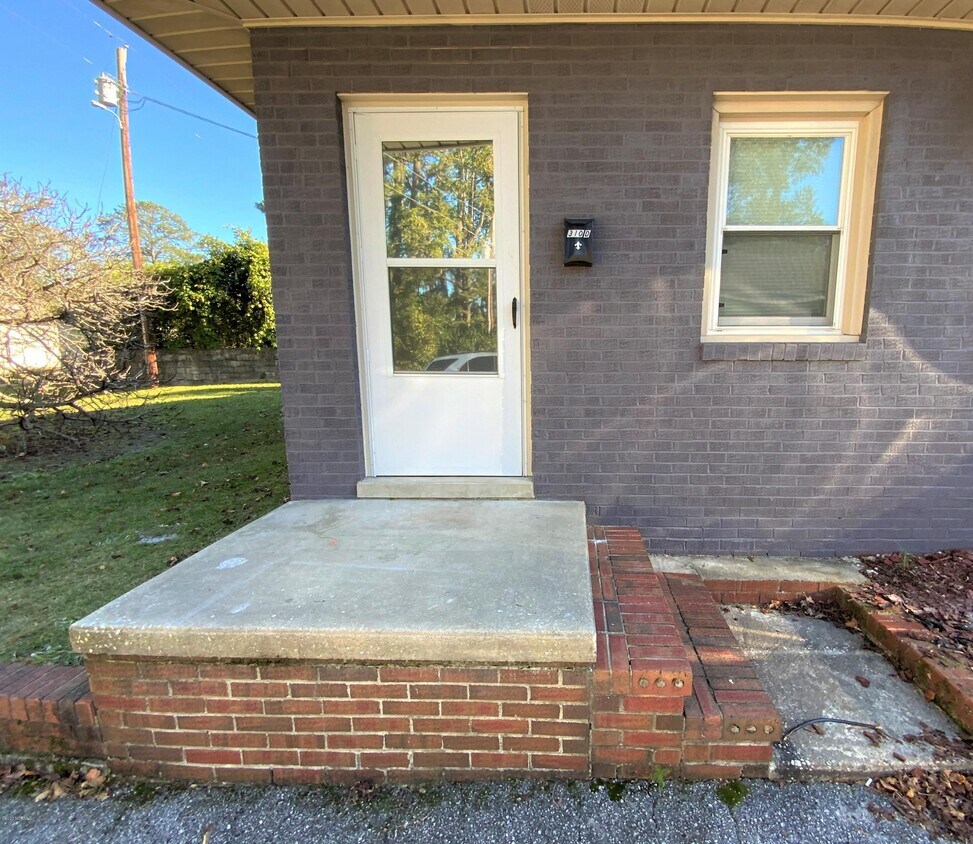 Primary Photo - 310 Roosevelt Rd