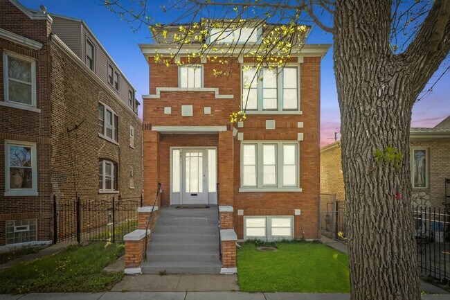 Building Photo - 4011 S Talman Ave