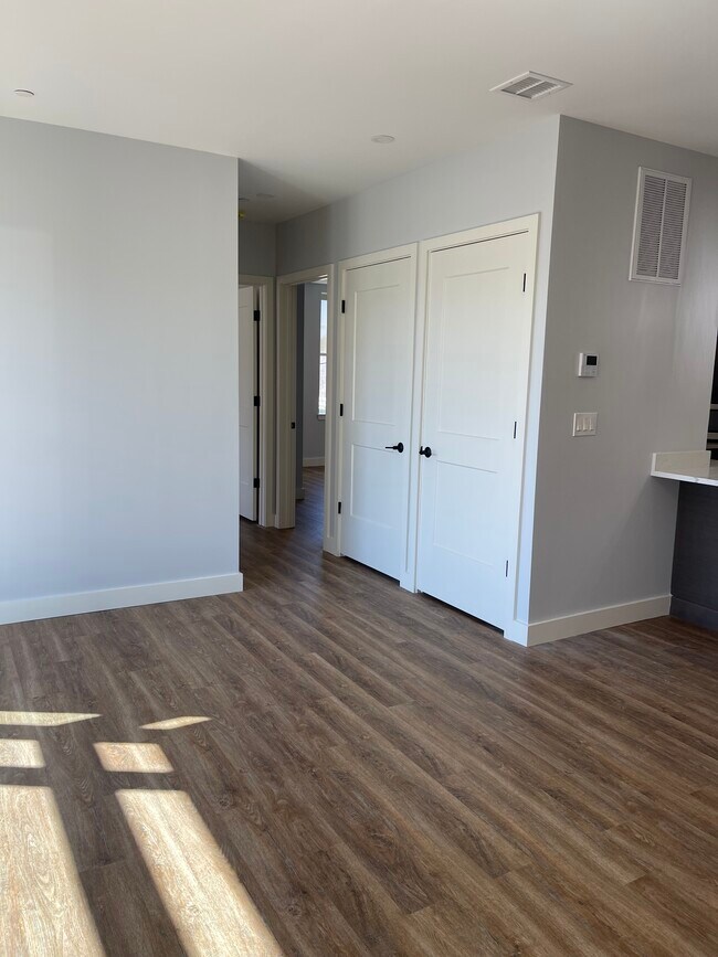 Building Photo - 21 Summer St