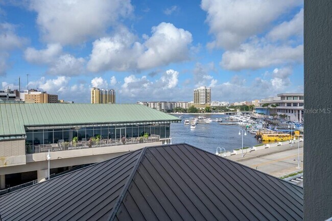Foto del edificio - 700 S Harbour Island Blvd