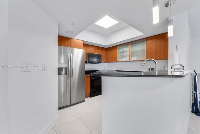 Foto del edificio - 16699 Collins Ave