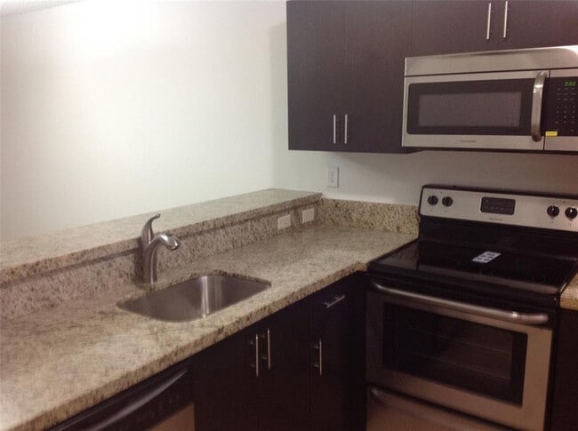 Foto del edificio - 9968 Nob Hill Ln