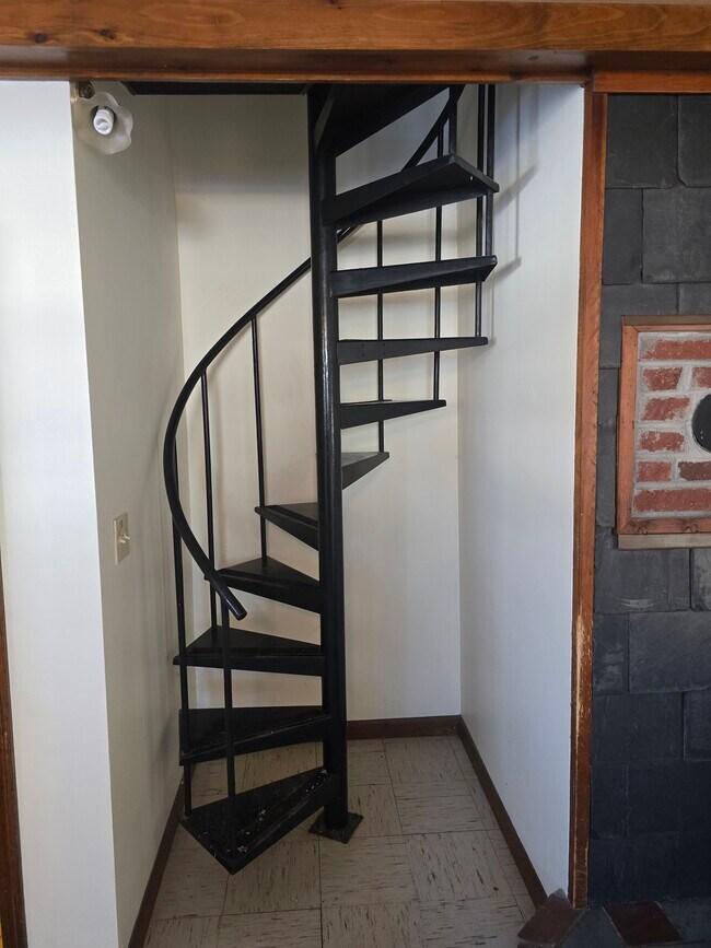 Foto del edificio - 96 E Broadway