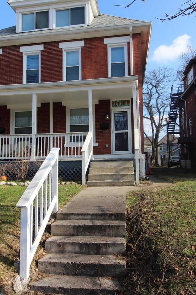 Building Photo - 392 N Garfield Ave