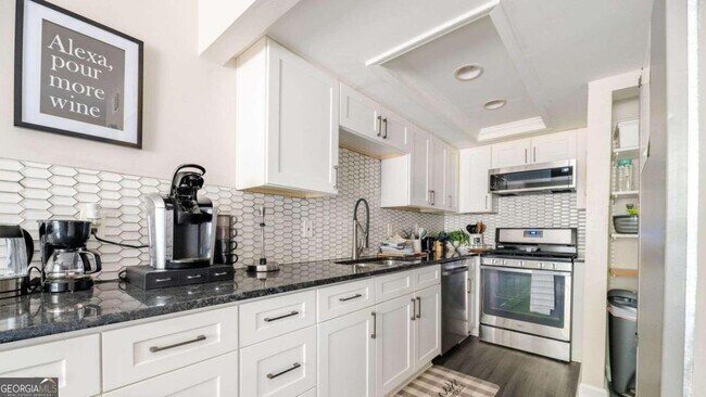 Foto del edificio - 551 Northridge Rd