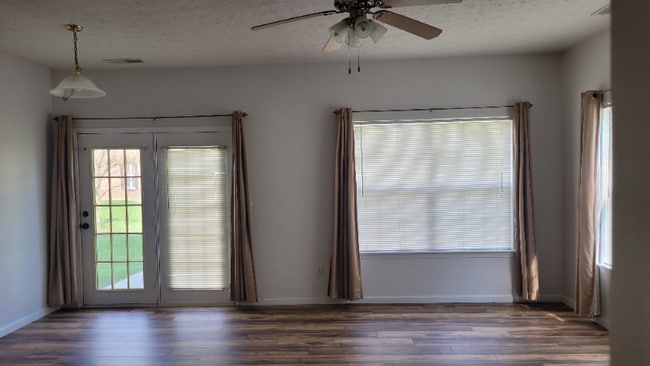 Building Photo - 4211 Washington Blvd