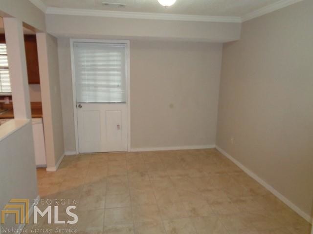 Building Photo - 678 Redland Dr
