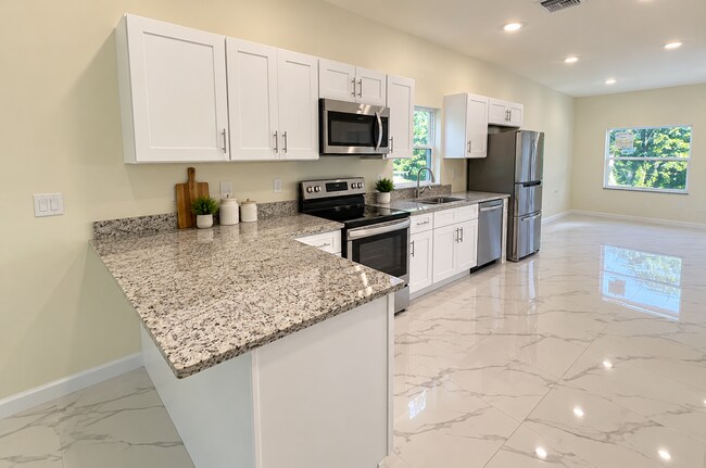 Building Photo - 13055 Appleby Dr