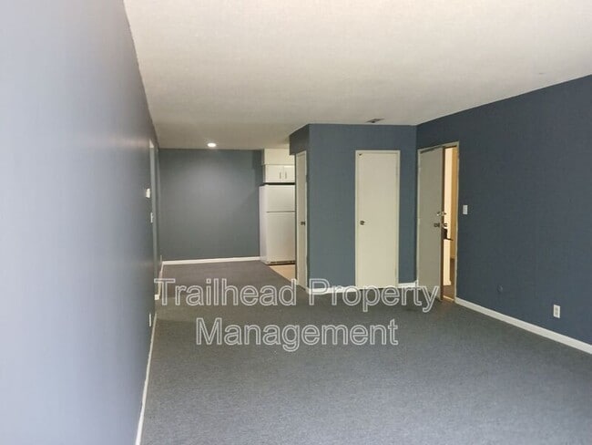 Foto del edificio - 324 W College St