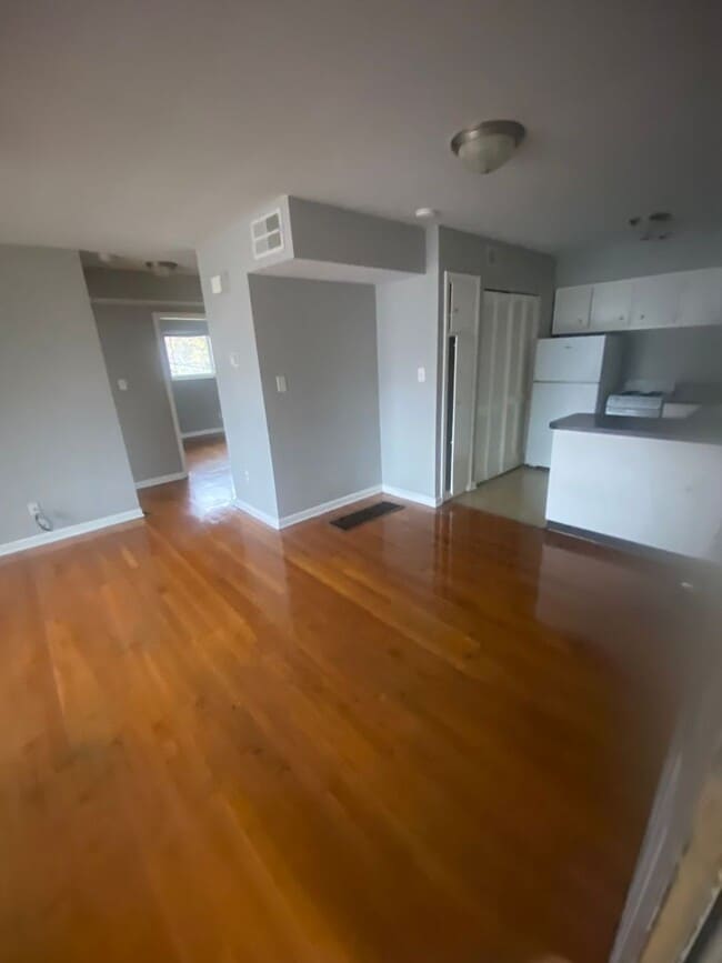 Building Photo - 1568 Alexandria Dr