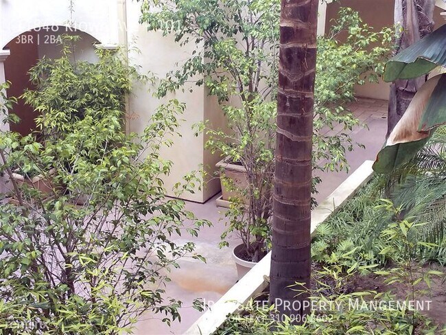 Foto del edificio - 11848 Kiowa Ave