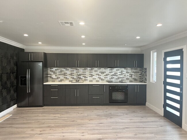 Foto del edificio - 4538 Dempsey Ave