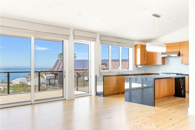 Foto del edificio - 420 Emerald Bay