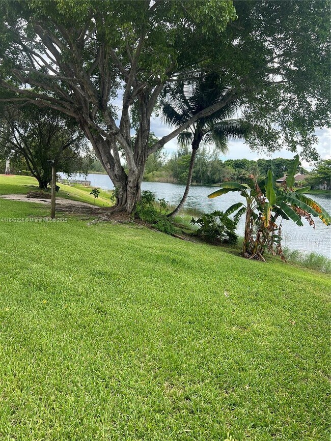 Foto del edificio - 1652 Egret Rd