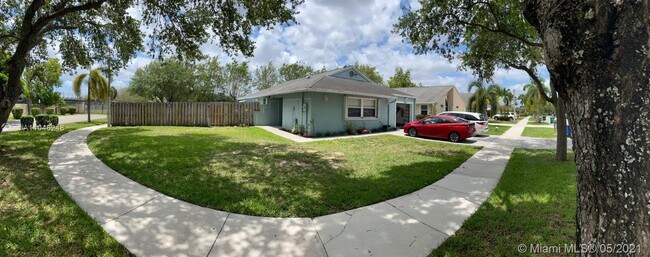 Foto del edificio - 9700 SW 59th St