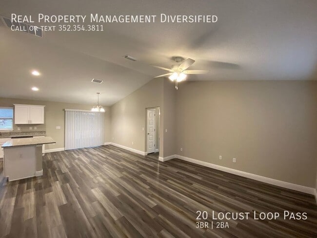 Foto del edificio - 20 Locust Loop Dr