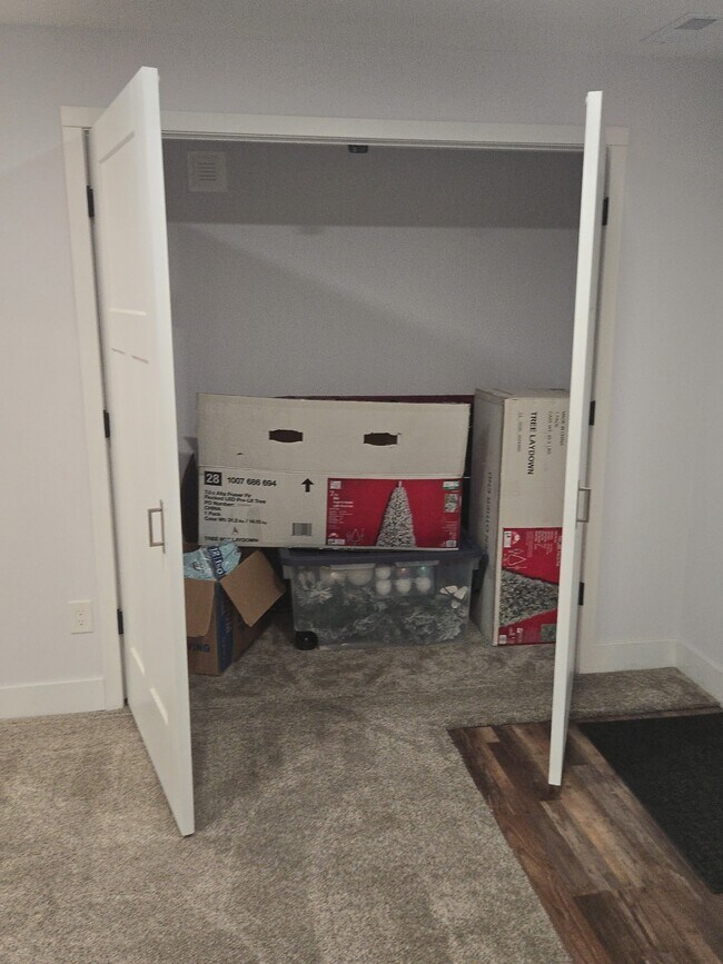 Building Photo - 210 W 510 S