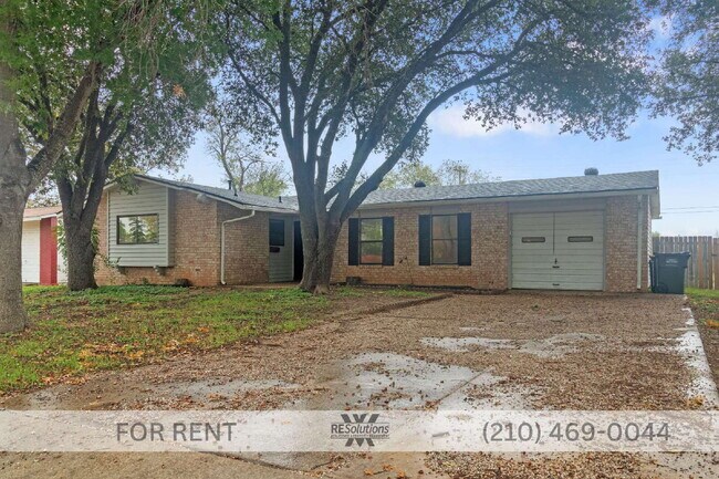 Building Photo - "Charming 3-Bedroom Home with 2 Baths and Spacious 1,745 Sq Ft Layout in Schertz, TX!"