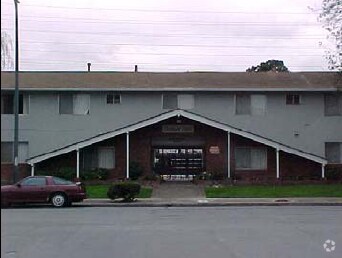 Foto del edificio - Garland Plaza Apartments