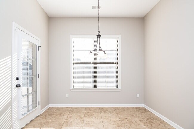 Foto del edificio - 9301 Chastain Pl