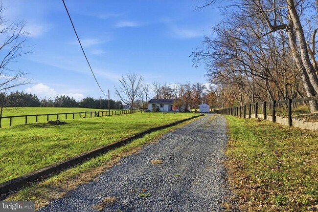 Foto del edificio - 18685 Haps Ln