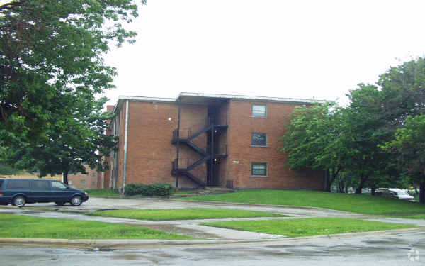 Primary Photo - Stone Terrace Apartments