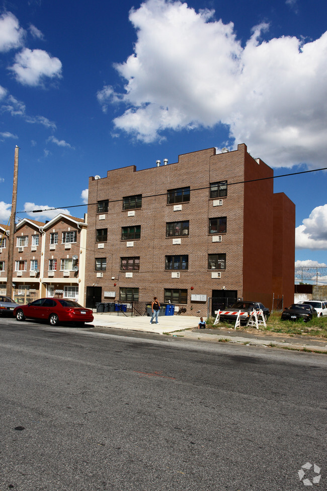 Building Photo - 301 Powell St