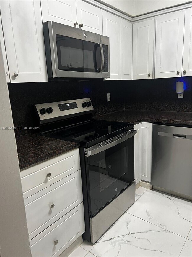 Foto del edificio - 7441 Wayne Ave