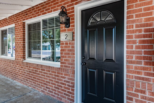 Building Photo - 1601 W Osborn Rd