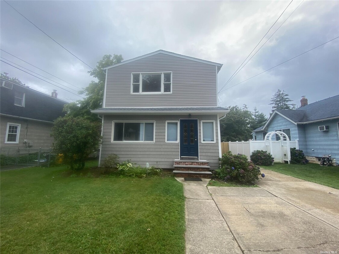 Primary Photo - 32 Beechwood St