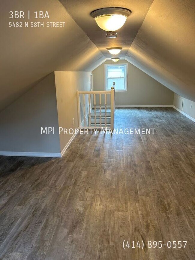Foto del edificio - 5482 N 58th St