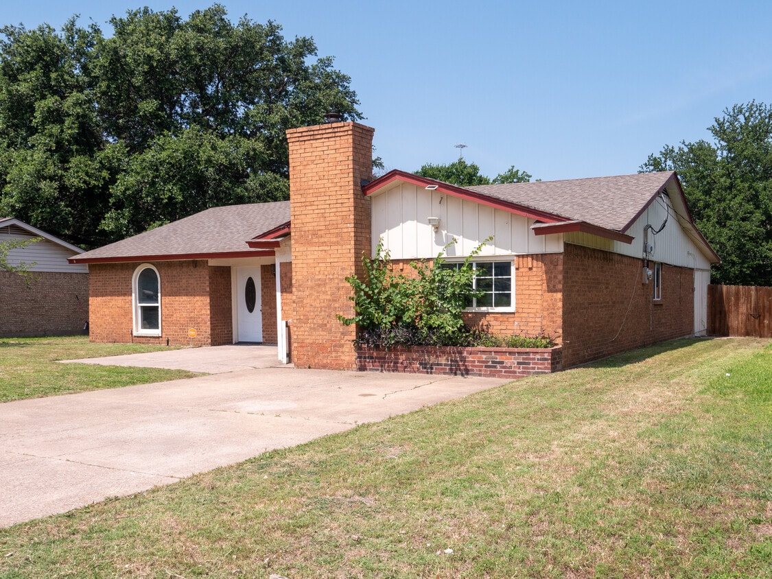 1602 Marie Ter, Arlington, TX 76010 House Rental in Arlington, TX