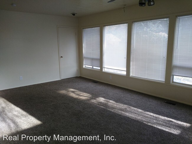 Building Photo - 4481 S 200 W