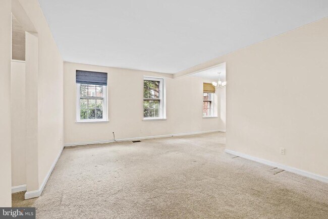Foto del edificio - 3847 Rodman St NW