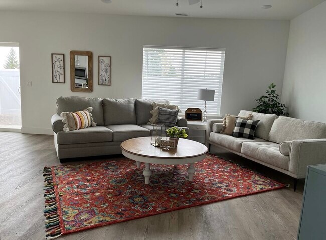 Building Photo - 1058 Jaylee Dr