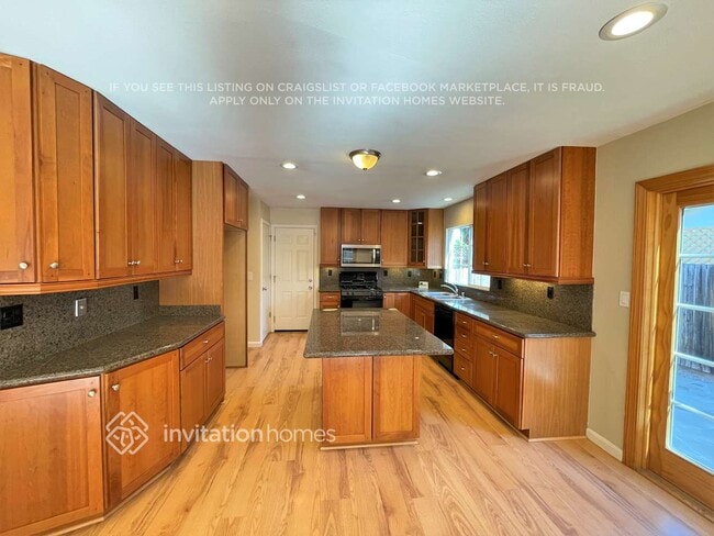 Foto del edificio - 408 Limewood Dr