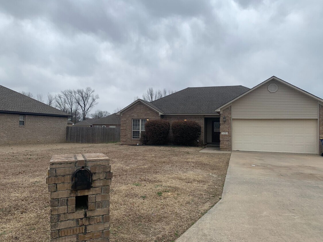 Foto principal - 2404 Canterbury Ct