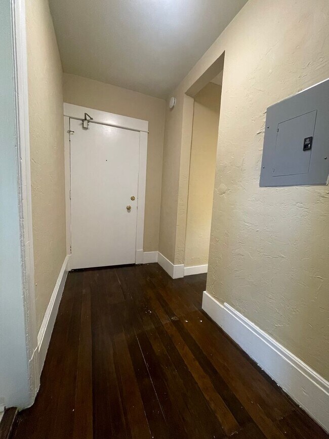 Interior Photo - 17th Ave