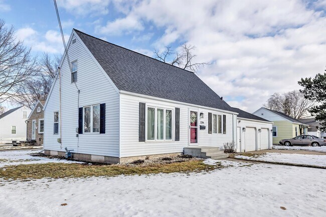 Building Photo - 1206 Kellogg St
