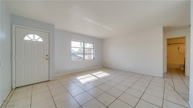 Building Photo - 107 SW 16th Terrace