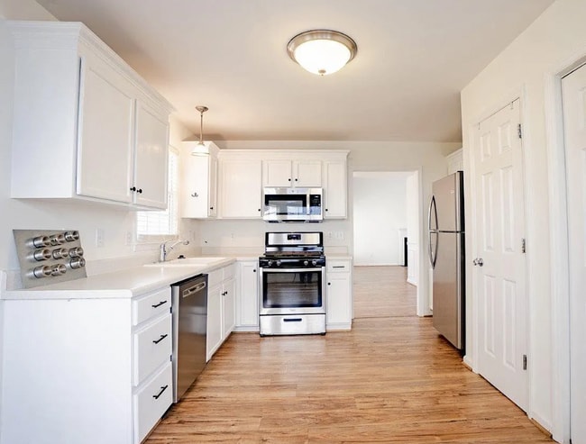 Building Photo - 9 Casabelle Ct