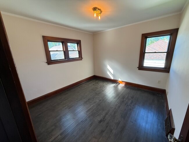 Building Photo - 4518 W Medford Ave