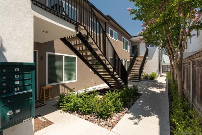 Building Photo - 3204 Collier Ave